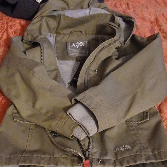 Kids Green Jacket - Picture 5 of 6